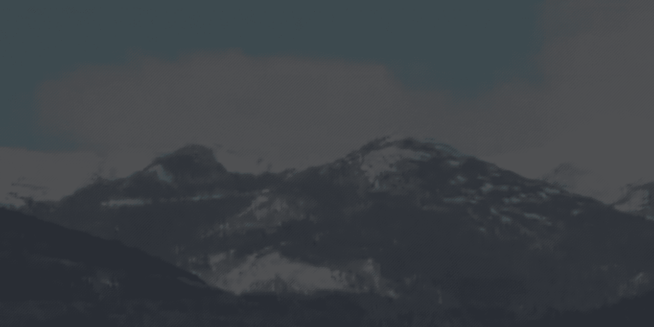Copper King Lodge homepage, a ski-in, ski-out lodge in Red River