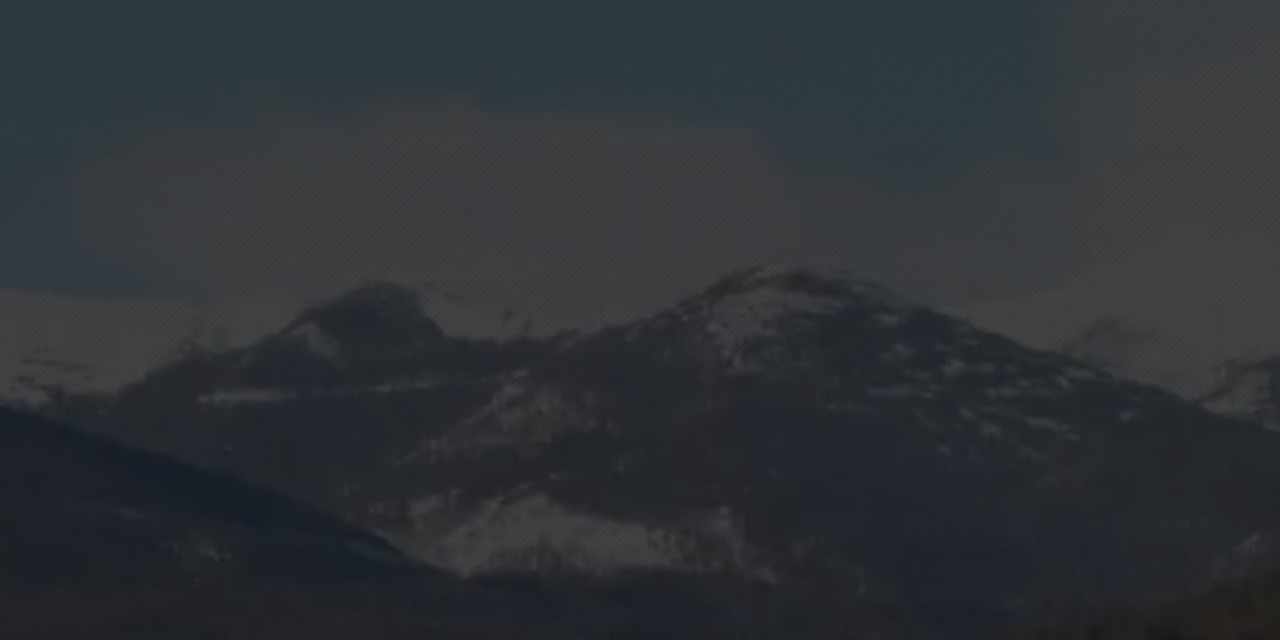 Copper King Lodge homepage, a ski-in, ski-out lodge in Red River